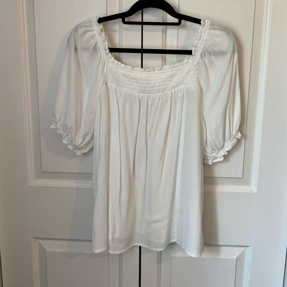 💚 Torrid white peasant top